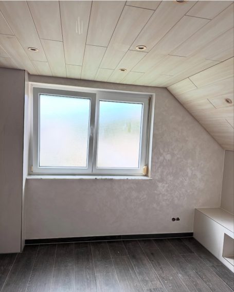 Streichtechnik in Beige